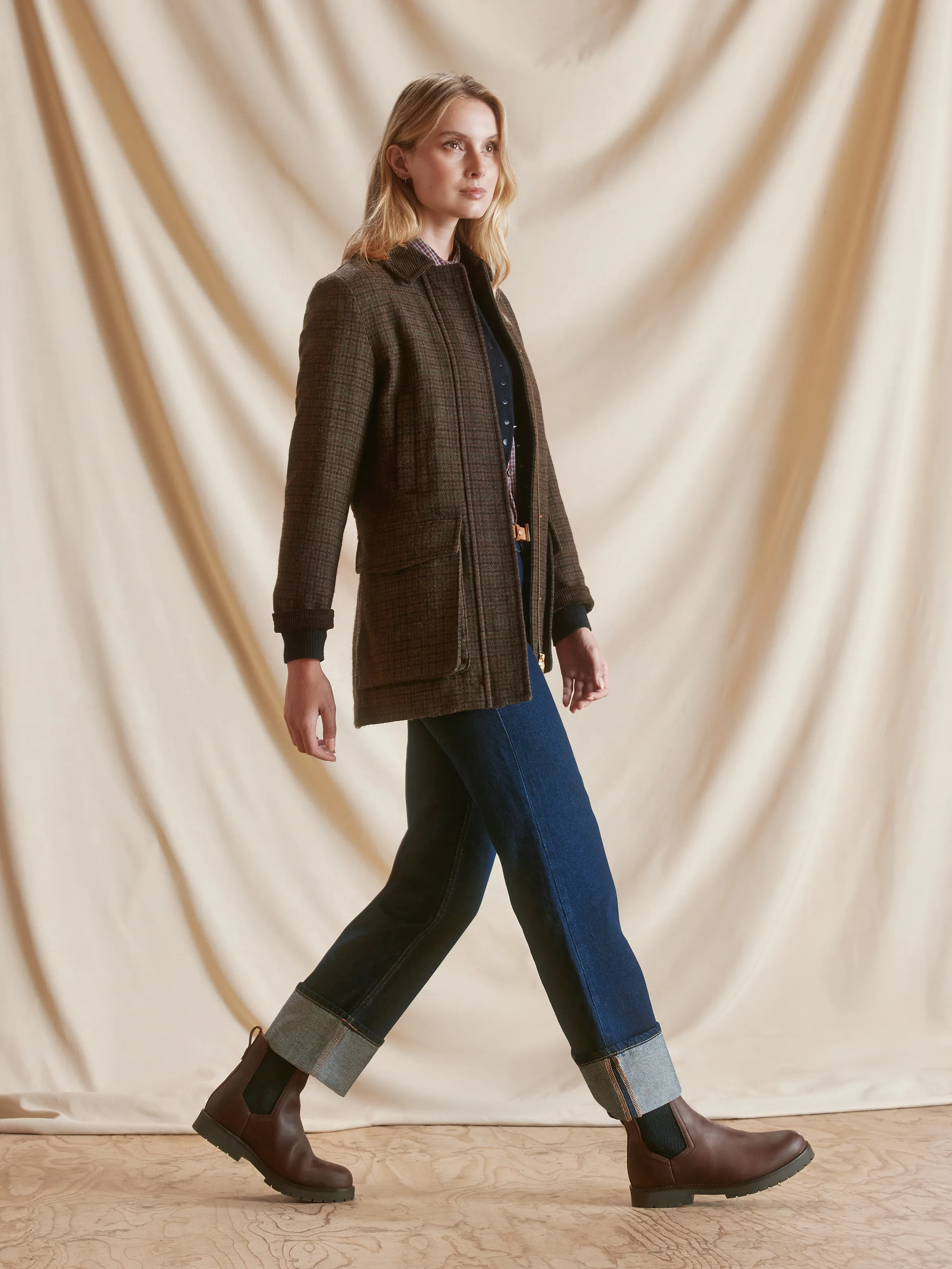 Sheepskin Boudica - Mahogany - Image 6