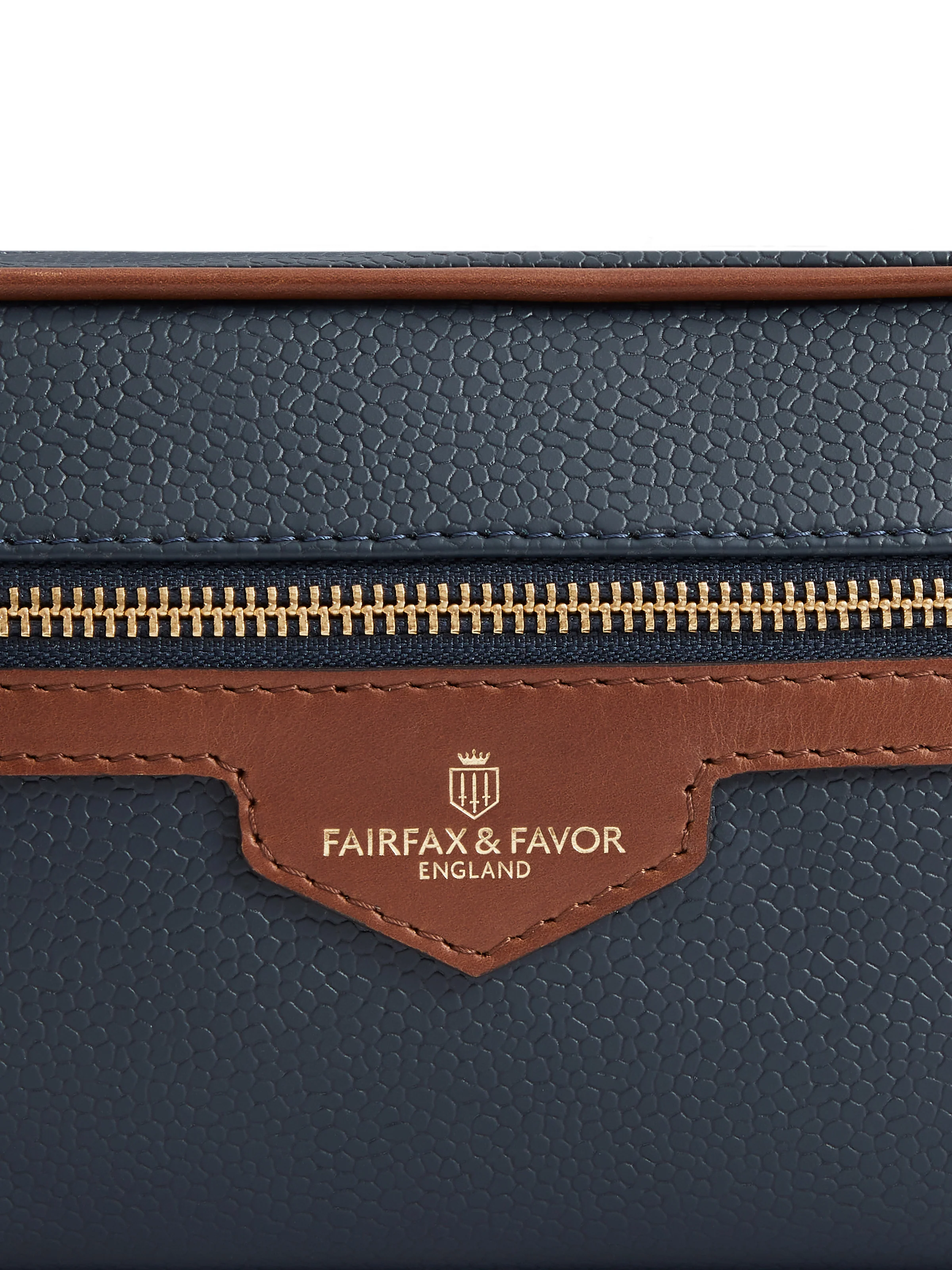 Britannia Washbag - Navy Scotchgrain - Image 5