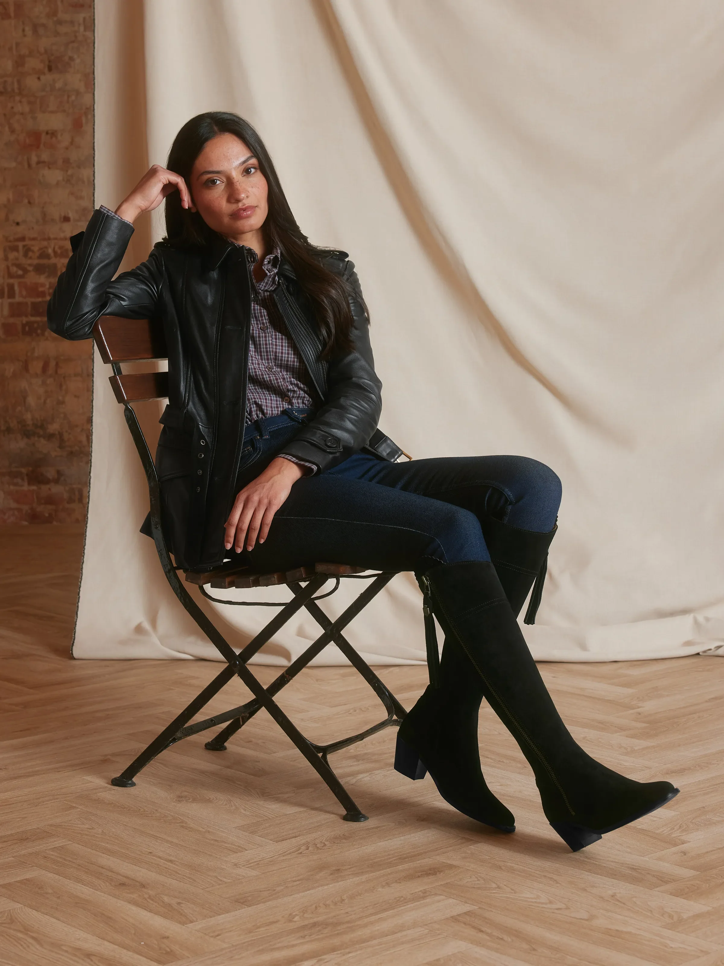 Heeled Regina (Regular Fit) - Black Suede - Image 7